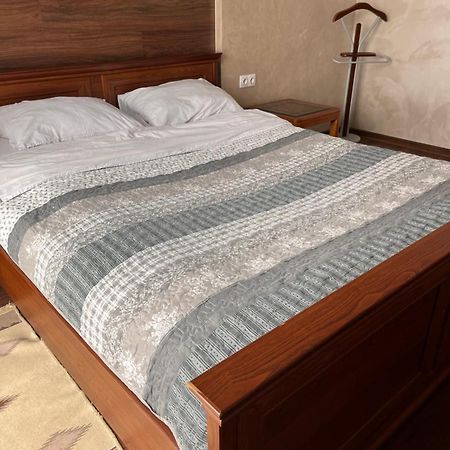 Lutsk, Double-Room Apartments Kültér fotó